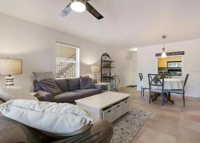 2Bed/2Bath Condo Next To Siesta Key ~A Hidden Gem