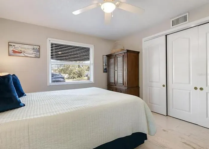 2Bed/2Bath Condo Next To Siesta Key ~A Hidden Gem