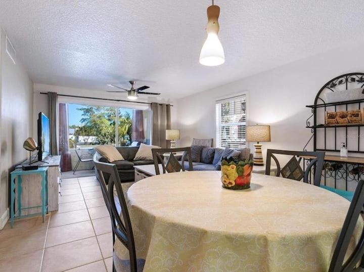 2bed/2bath Next To Siesta Key ~a Hidden Gem Holiday home